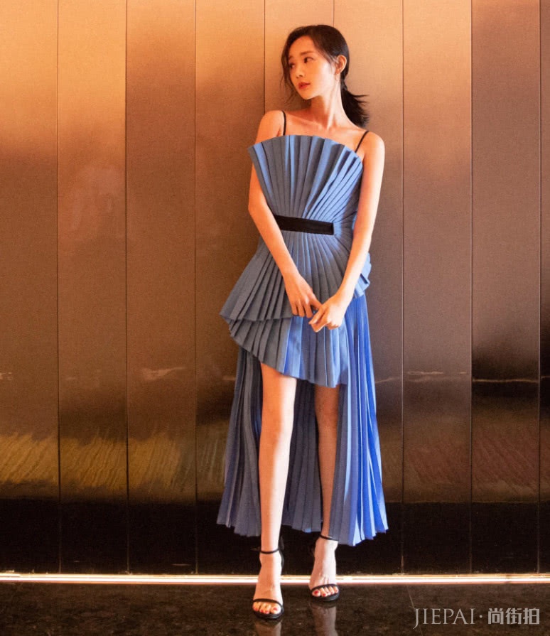 ��һͩ�����������磬�����𡰶�ͷЬ����